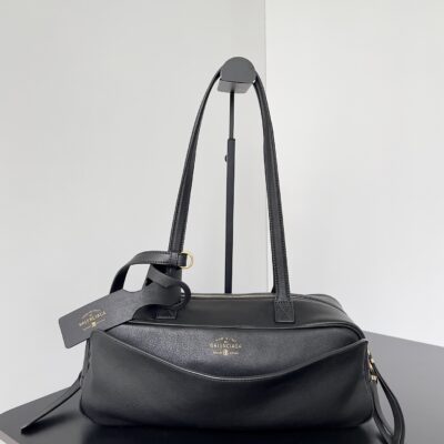 Balenciaga原單Carrie小號保齡球包全新弧形包身 優雅百搭雙提把輕巧時尚款