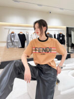 復古精品高仿Fendi 中古系列貼皮LOGO刺繡上衣卡其棕