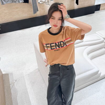 復古精品高仿Fendi 中古系列貼皮LOGO刺繡上衣卡其棕