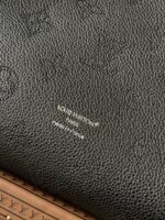 LV M13179 原單Mahina Boundless手袋 黑色穿孔皮革托特包