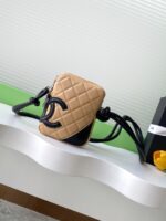 Chanel 原單康鵬黑熊貓 Mini 相機包 雙C logo百搭輕巧必收款AS6340