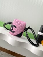 Chanel 精品仿製粉色康鵬黑熊貓 Mini 相機包 雙C logo超可愛AS6340