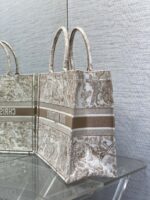 Dior 頂級原單 Book Tote 老虎刺繡包淺咖配色復古森林風大容量托特