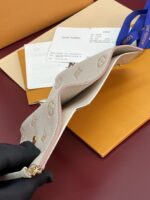 LV M64060 精品仿製浸染壓花信封式錢包｜Monogram Empreinte皮革設計