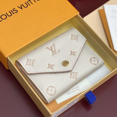 LV M64060 精品仿製浸染壓花信封式錢包｜Monogram Empreinte皮革設計
