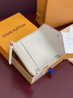 LV M64060 精品仿製浸染壓花信封式錢包｜Monogram Empreinte皮革設計