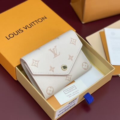 LV M64060 精品仿製浸染壓花信封式錢包｜Monogram Empreinte皮革設計