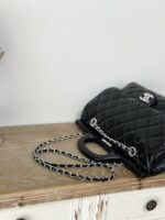 CHANEL超A黑銀衣架包 中古光感油蠟皮手提包 限量復刻手柄設計
