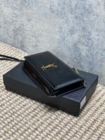 YSL頂級原單黑色漆皮信封手機包質感閃耀輕奢百搭優雅推薦635095