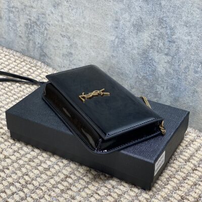 YSL頂級原單黑色漆皮信封手機包質感閃耀輕奢百搭優雅推薦635095