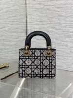 Dior 精品仿製 Lady Dior 珠子刺繡戴妃包17cm限量版優雅時尚收藏款