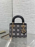 Dior 精品仿製 Lady Dior 珠子刺繡戴妃包17cm限量版優雅時尚收藏款