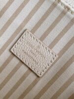 LV M14977 高仿Monogram Empreinte Pochette Métis MM 手袋时尚多功能包