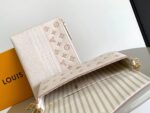 LV M15968 高仿浸染雙色 Pochette Félicie 鏈條包Monogram 壓紋設計