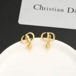Dior A貨Tribales字母CD耳環 經典標誌設計 百搭人氣款 氣質時尚推薦