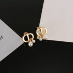 Dior 原單復古CD字母耳釘 熱銷新款設計 氣質百搭小巧上新必收