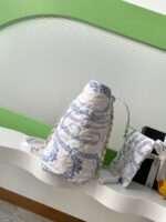 CHANEL復刻版藍白配色沙灘包 雙C菱格紋大容量手提包 夏日海邊必備AS5429