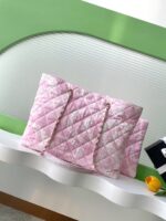 CHANEL一比一粉白配色沙灘包 甜美雙C菱格紋大容量托特 夏日限定風格AS5429