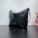 LV M13986原單Vagabond Hobo亮面牛皮手袋 時尚曲線設計 珠鏈點綴質感爆棚
