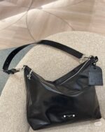 LV M13986原單Vagabond Hobo亮面牛皮手袋 時尚曲線設計 珠鏈點綴質感爆棚