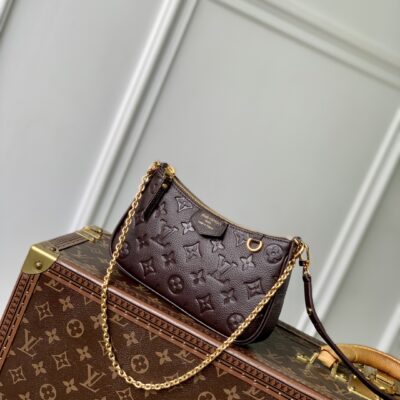 LV M14193精品仿製Félicie Pochette巧克力棕信封包 金鏈優雅 百搭法式格調
