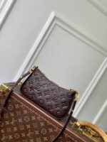 LV M14193精品仿製Félicie Pochette巧克力棕信封包 金鏈優雅 百搭法式格調