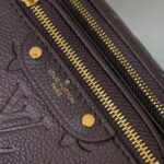 LV M13614一比一Easy Pouch巧克力棕色手拿包 金屬鏈條精緻百搭風