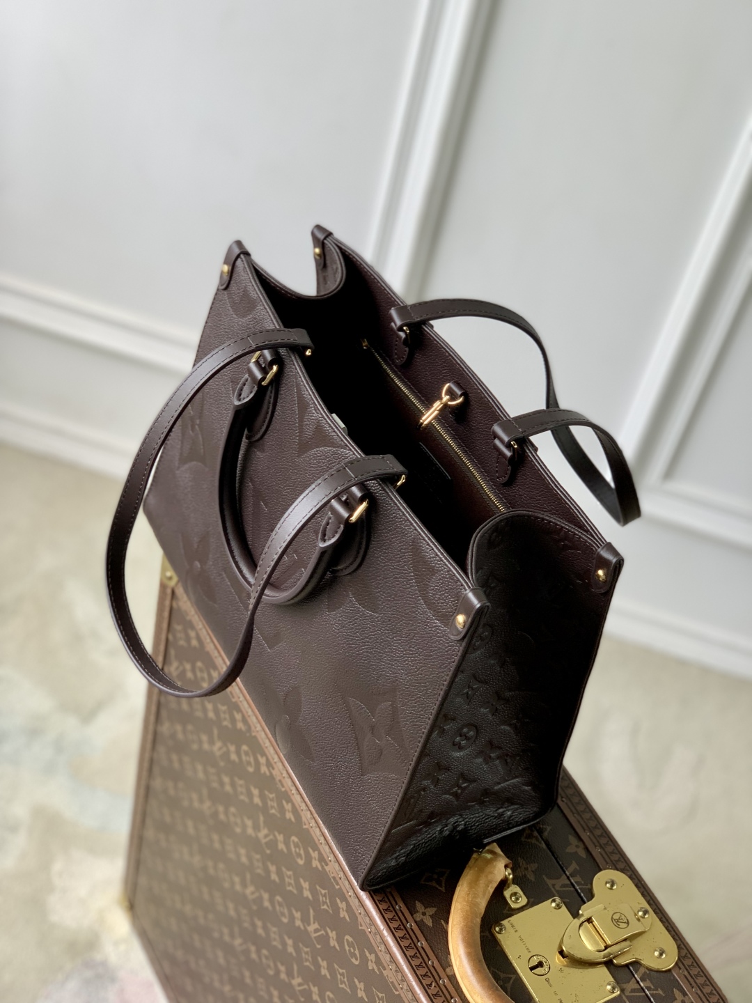 LV高仿復刻巧克力色M12967OnTheGo MM手袋