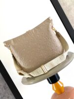 LV原單女士時尚手袋M12071 Coussin Hobo MM