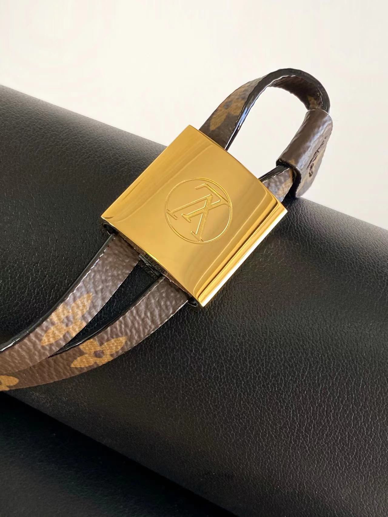 LV 原單Bloom手袋黑色小巧設計 時尚百搭Monogram拼接經典風格M13843