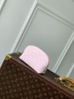 LV 原單Monogram Denim粉色化妝包 清新甜美實用百搭款 美型收納之選M13751