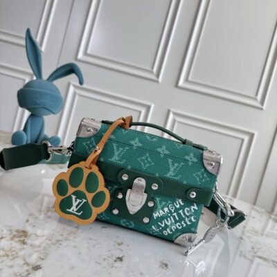 LV 一比一 Soul Trunk 斜背包 經典鎖扣設計 簡約都會風格 M12686