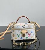 LV原單白三彩Vanity Pouch手袋經典時尚質感升級2025新品