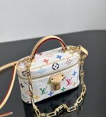 LV原單白三彩Vanity Pouch手袋經典時尚質感升級2025新品