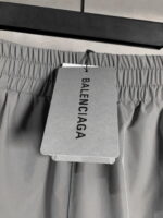 頂級原單Balenciga 微標字母短褲｜立體刺繡＋梭織拼接 百搭運動風