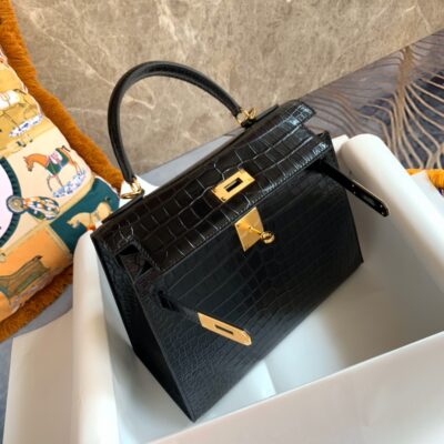 Hermès愛馬仕精品仿製25cm亮面鱷魚紋手提包 黑色壓紋牛皮 蜡線縫製時尚大氣款