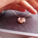 卡地亞 Cartier Amulette 護身符項鍊｜天然白貝｜玫瑰金電鍍｜幸運鎖吊墜