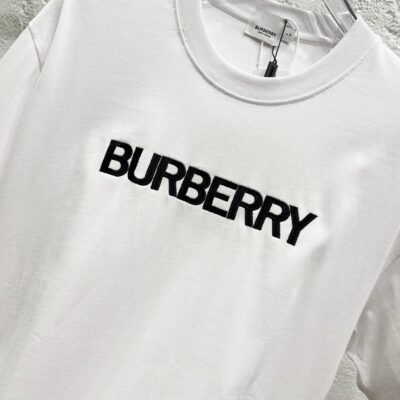 Burberry一比一白色刺繡LOGO短袖T恤25SS高档纯棉重工艺潮男必备