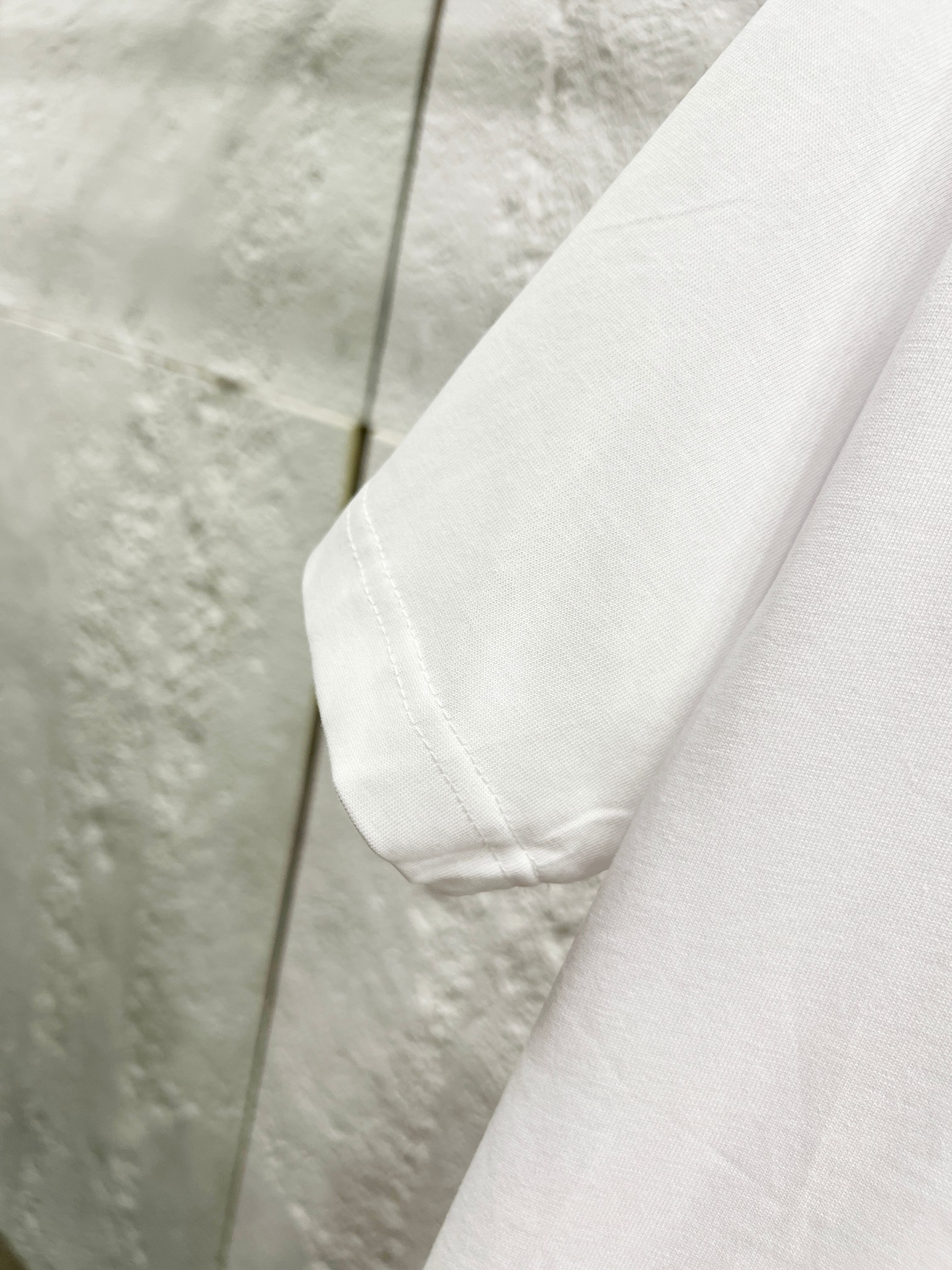 Burberry原單刺繡LOGO短袖T恤高標定製潮男必備氣場百搭款2025春夏奢感時尚