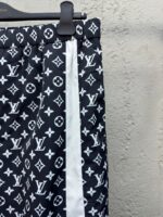 LV 高仿 運動梭織滿印長褲 Monogram 撞色拼接 男女同款 黑色款