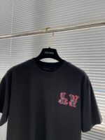 LV 一比一刺繡圓領短袖T恤 高克重水洗棉 前後Logo設計 2025春夏新款