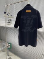 LV 復刻版翻領T恤雲朵刺繡設計微闊版型 2025春夏奢華輕潮必備