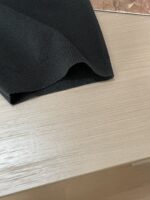 Hermès 精品仿製男士短袖針織衫 黑色H繡標圓領T恤 天絲羊毛混紡 輕薄高級感穿搭