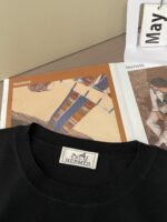 Hermès 精品仿製男士短袖針織衫 黑色H繡標圓領T恤 天絲羊毛混紡 輕薄高級感穿搭