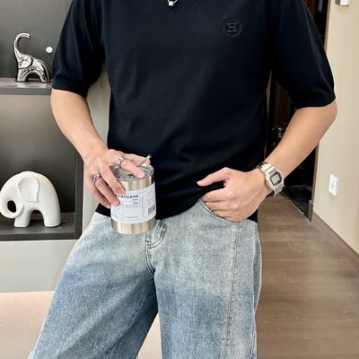 Hermès 精品仿製男士短袖針織衫 黑色H繡標圓領T恤 天絲羊毛混紡 輕薄高級感穿搭