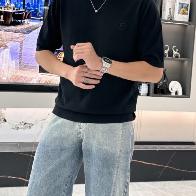 Hermès 精品仿製男士短袖針織衫 黑色H繡標圓領T恤 天絲羊毛混紡 輕薄高級感穿搭