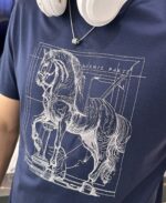 Hermès 頂級原單男士T恤 藏藍色巴西駿馬刺繡 天絲圓領短袖 百搭休閒 男神氣場單品