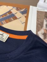 Hermès 頂級原單男士T恤 藏藍色巴西駿馬刺繡 天絲圓領短袖 百搭休閒 男神氣場單品