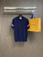 Thom Browne 一比一小狗提花針織Polo衫 滿版設計 藍色翻領短袖時尚單品