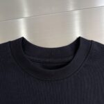 LV 精品仿製 25SS 黑色膠印LOGO短袖T恤 寬鬆版型 日常百搭